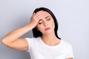 Kaş Üstü Ağrısı Neden Olur? Nasıl Geçer?